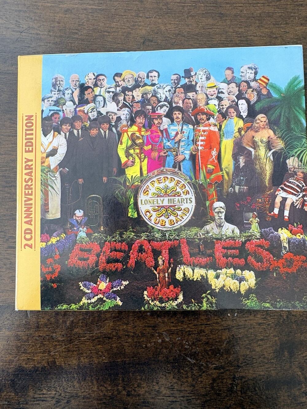 THE BEATLES: Sgt Pepper's Lonely Hearts Club Band - 2xCD Anniversary Edition